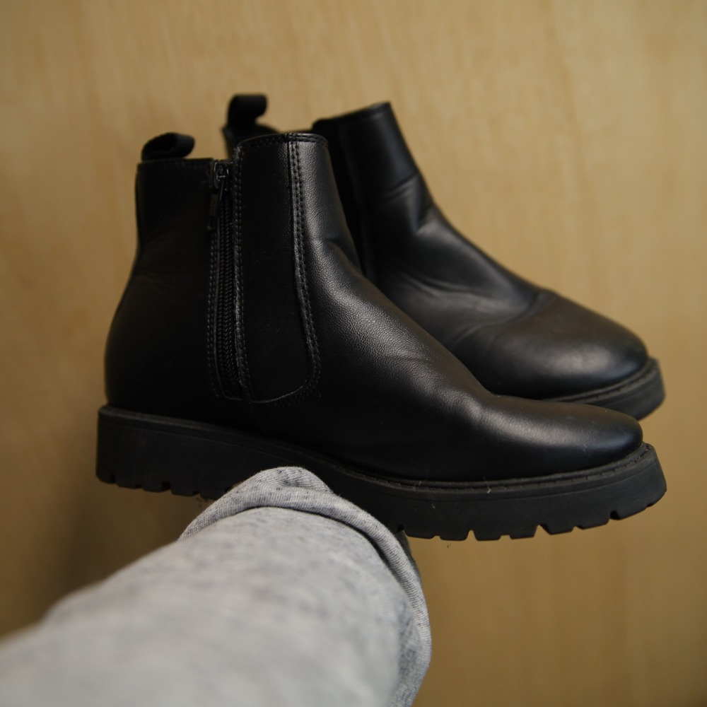 Wonder Nation Kids Black Chelsea Lug Sole Ankle Boots Size 3 Side Zip
